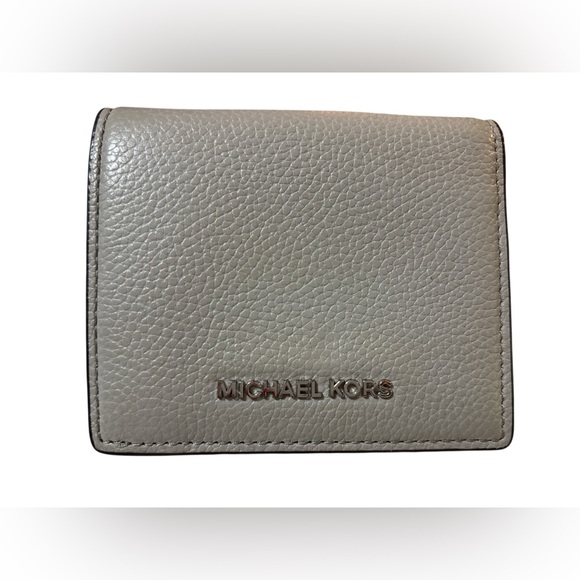 Michael Kors Leather Card Case Wallet in the color Pearl Grey - Picture 1 of 6